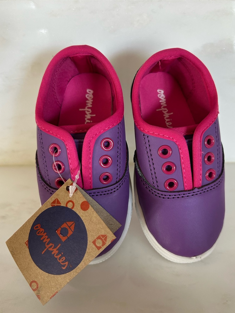 oomphies Kids Slip-On Sneakers in Purple with Pink Trim Size 6C NWT